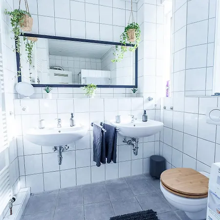 Apartment Grosse Terassen-wohnung Mit Grill, Playstation 5, Billardtisch Und Massagesessel