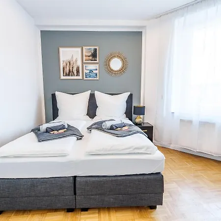 Grosse Terassen-wohnung Mit Grill, Playstation 5, Billardtisch Und Massagesessel Apartment Haan
