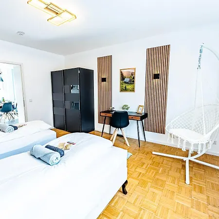 Grosse Terassen-wohnung Mit Grill, Playstation 5, Billardtisch Und Massagesessel Apartment