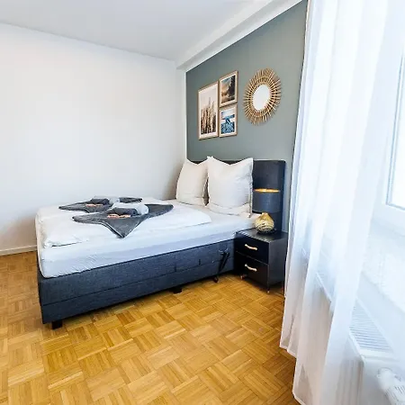 Große Terassen-wohnung Mit Grill, Playstation 5, Billardtisch Und Massagesessel