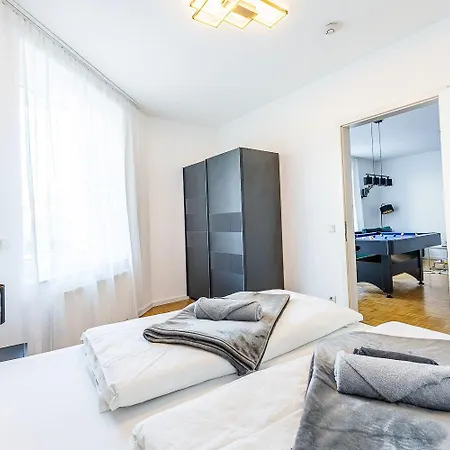 Grosse Terassen-wohnung Mit Grill, Playstation 5, Billardtisch Und Massagesessel 公寓 哈恩