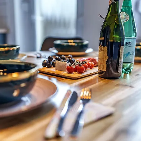 Grosse Terassen-wohnung Mit Grill, Playstation 5, Billardtisch Und Massagesessel Apartment