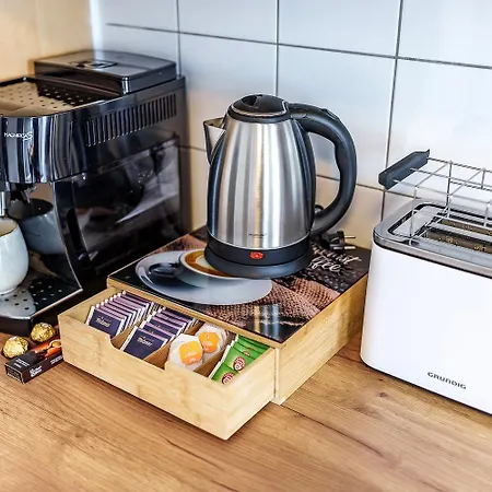 Grosse Terassen-wohnung Mit Grill, Playstation 5, Billardtisch Und Massagesessel