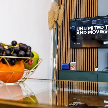 Grosse Terassen-wohnung Mit Grill, Playstation 5, Billardtisch Und Massagesessel Apartment Haan