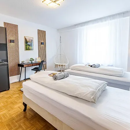 Apartment Grosse Terassen-wohnung Mit Grill, Playstation 5, Billardtisch Und Massagesessel Haan