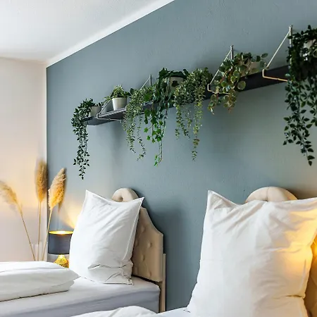 Große Terassen-wohnung Mit Grill, Playstation 5, Billardtisch Und Massagesessel Haan