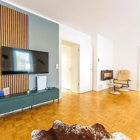 Grosse Terassen-wohnung Mit Grill, Playstation 5, Billardtisch Und Massagesessel *