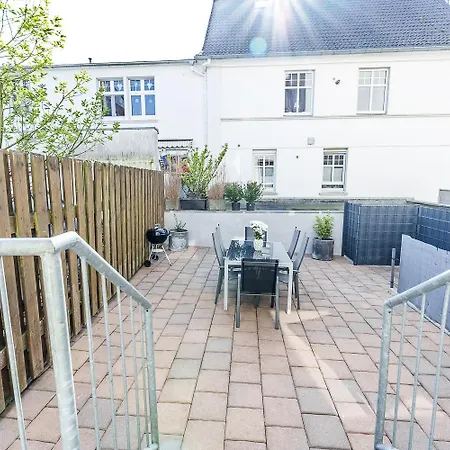 Grosse Terassen-wohnung Mit Grill, Playstation 5, Billardtisch Und Massagesessel 哈恩