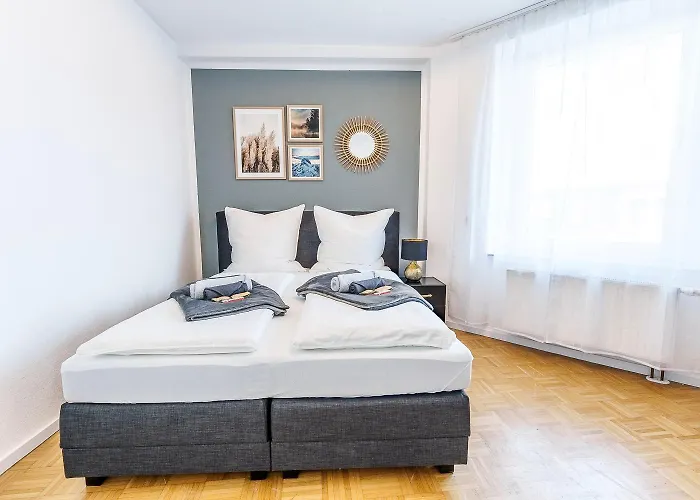 Grosse Terassen-wohnung Mit Grill, Playstation 5, Billardtisch Und Massagesessel Appartement Haan