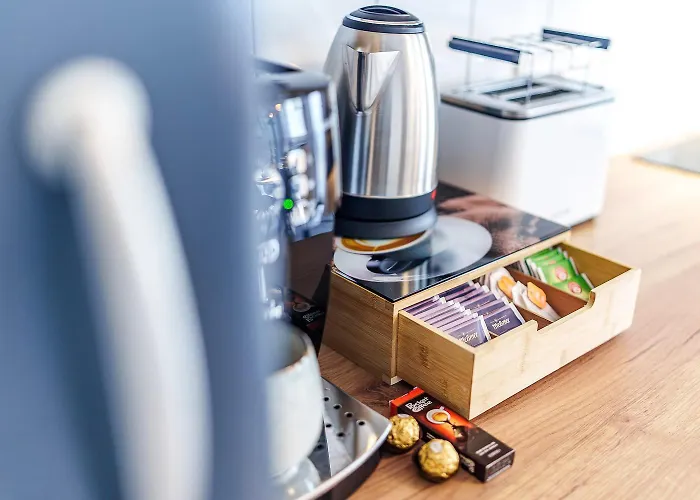 Grosse Terassen-wohnung Mit Grill, Playstation 5, Billardtisch Und Massagesessel *