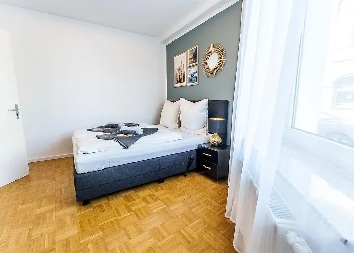 Grosse Terassen-wohnung Mit Grill, Playstation 5, Billardtisch Und Massagesessel