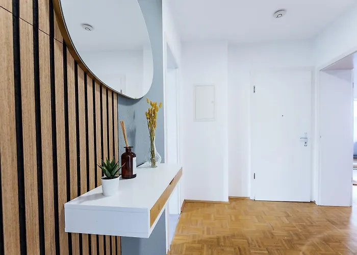 Grosse Terassen-wohnung Mit Grill, Playstation 5, Billardtisch Und Massagesessel *