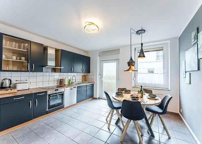 Appartement Grosse Terassen-wohnung Mit Grill, Playstation 5, Billardtisch Und Massagesessel Haan